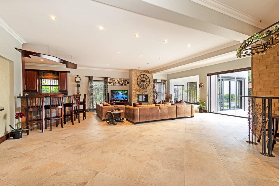 13 Bedroom Property for Sale in Plattekloof Western Cape